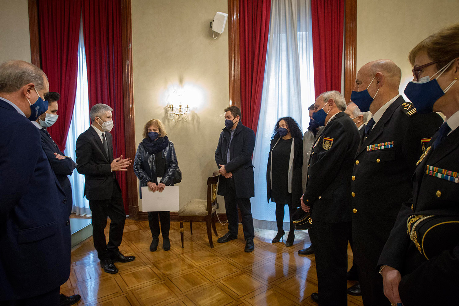 Acto de entrega de la Medalla de Plata al Mérito Policial a la familia de Esteban Gándara.