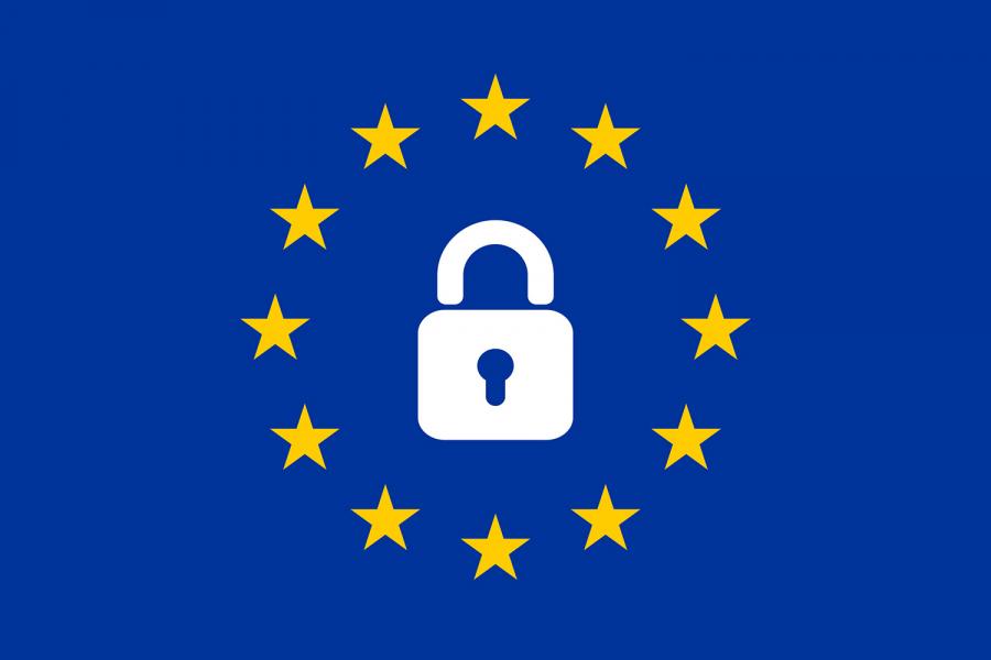 Bandera de la Unión Europea con un candado de ciberseguridad.