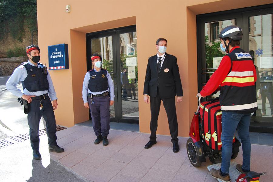 Entrada a la comisaría de los Mossos d´Esquadra en la Abadía de Montserrat.