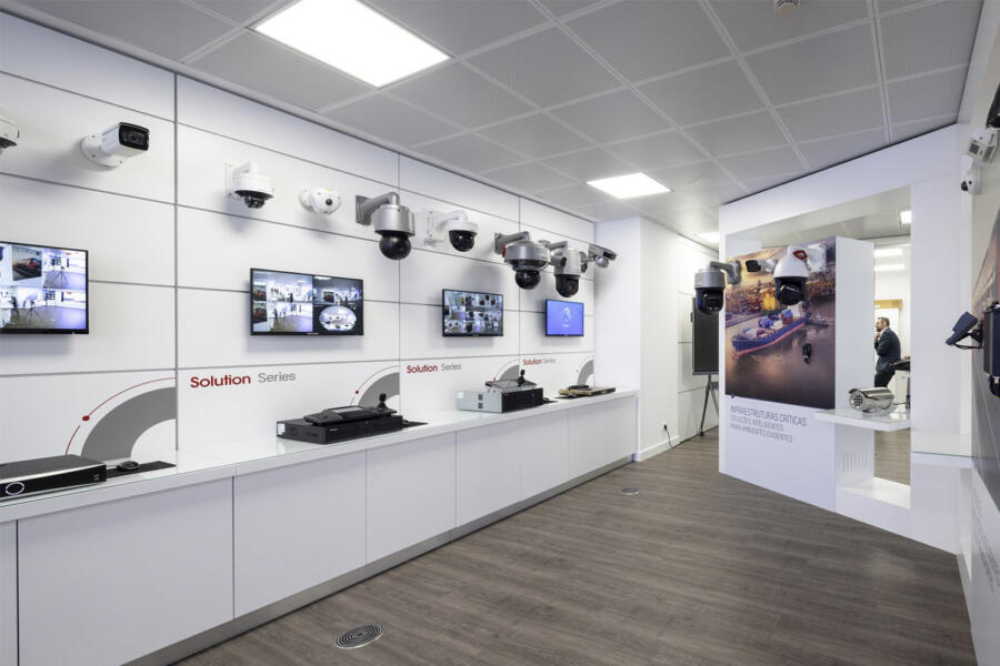 El showroom de Hikvision en sus nuevas oficinas de Lisboa.