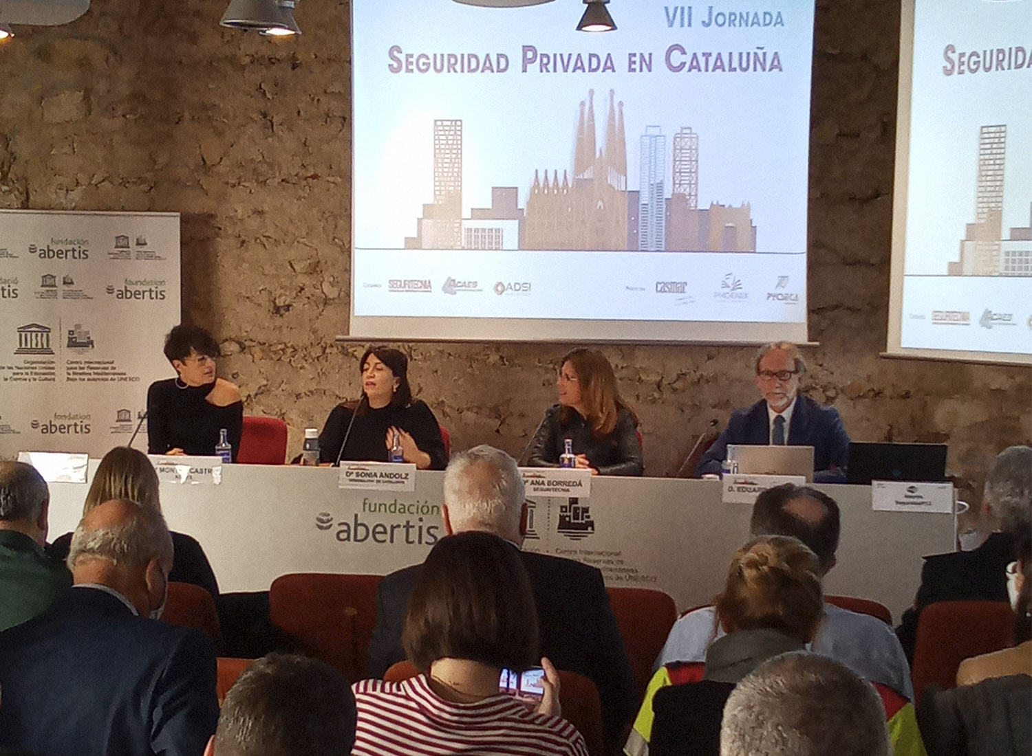 Momento de la Inauguración de la VII Jornada de Seguridad Privada en Cataluña.