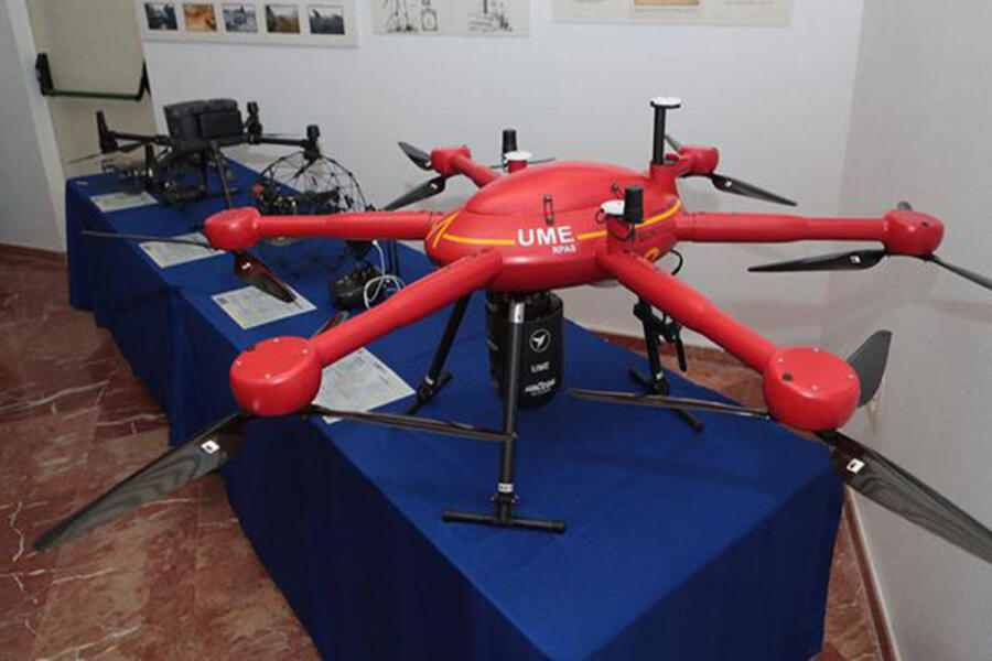 Defensa invertirá 40 millones de euros en la creación de una unidad de drones dentro de la UME
