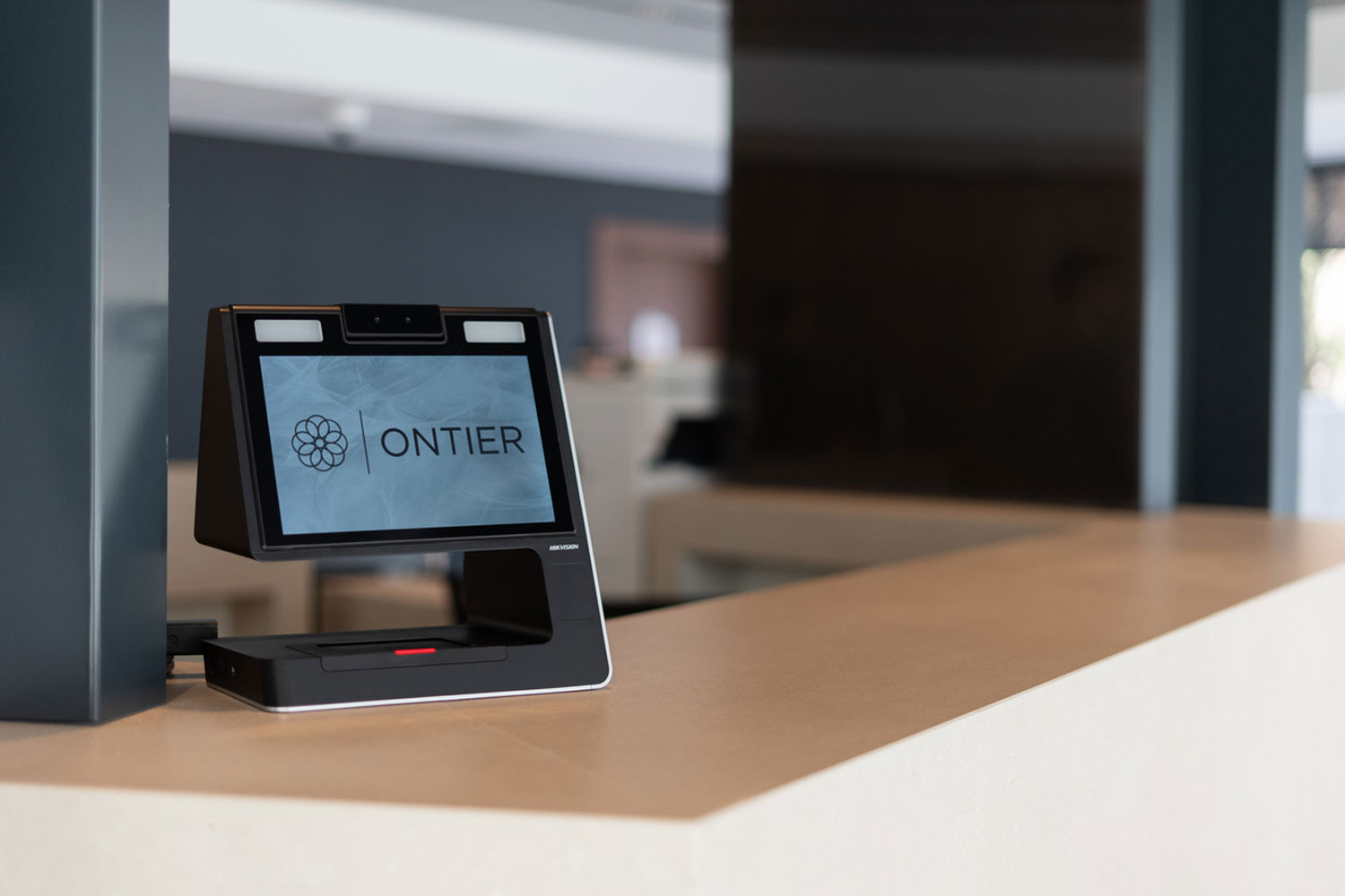 La firma de abogados Ontier equipa su sede corporativa con la última tecnología de Hikvision.