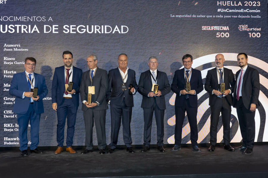 Federico Tranfa (hanwha Vision), David García (CSL Group), Borja García-Albi (Risco), Fernando Domínguez (Herta), Juan Carlos Salgado (Grupo Aguilera Electrónica), Juan Montero (Auservi), Borja Goméz (RKL Integral) y Javier Borredá (Seguritecnia).