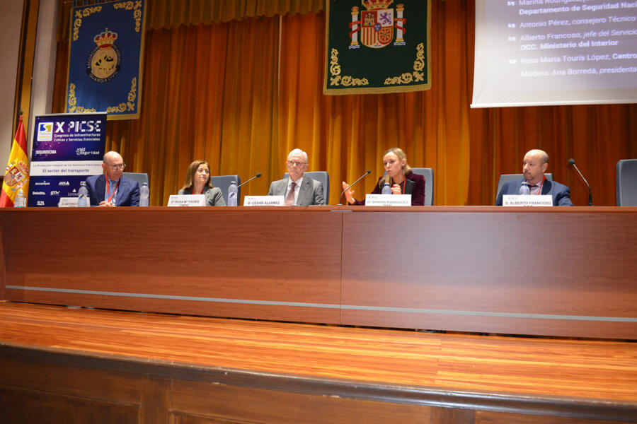 Antonio Pérez (CCN), Rosa María Tourís (CNPIC), César Álvarez (Fundación Borredá), Marina Rodríguez (DSN) y Alberto Francoso (OCC).