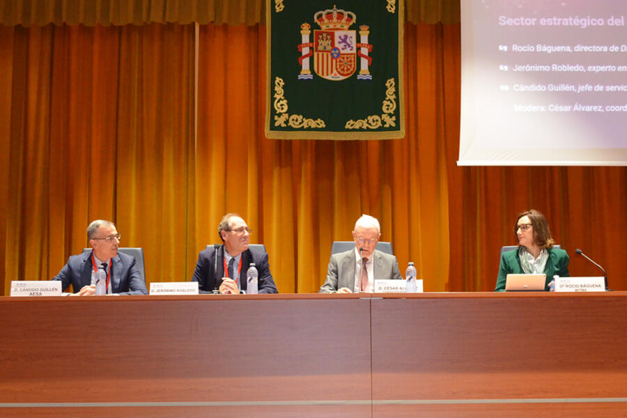 Cándido Guillén (AESA), Jerónimo Robledo, César Álvarez (Fundación Borredá) y Rocío Báguena (MITMA).