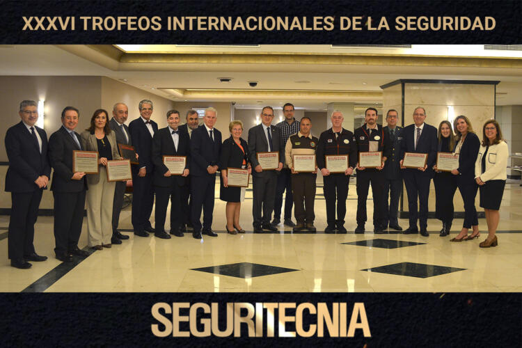 Foto de familia de los 36ª edición de los Trofeos Internacionales de la Seguridad de 'Seguritecnia'.