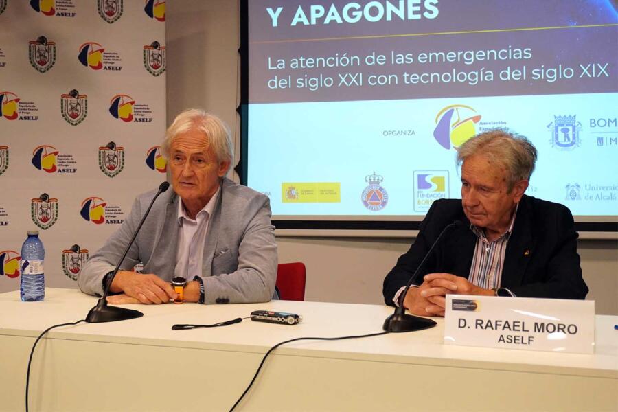 Enrique López, director de Bomberos de Madrid, y Rafael Moro, vicepresidente 1º de ASELF.