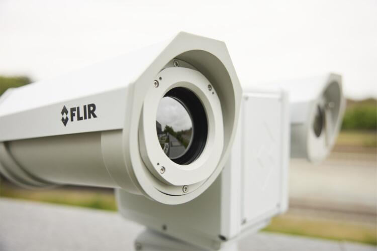 Flir lanza la PT-Series AI SR, cámara multiespectral con IA.