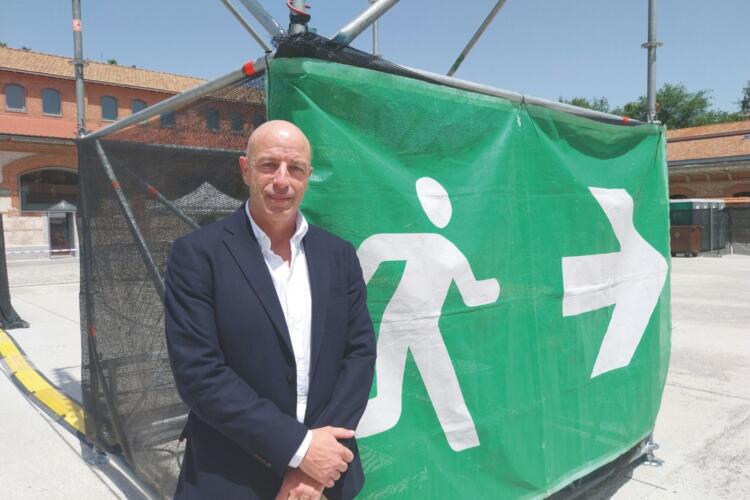 Miguel Lorenzo Mendoza Expósito, director de Seguridad en Madrid Destino, comenta en esta entrevista los retos, estrategias y tecnologías clave en la seguridad de eventos multitudinarios en Madrid.