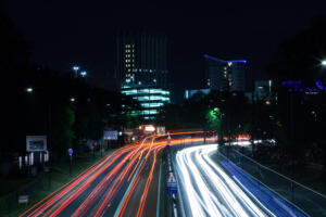 Para que las smart cities prosperen, todo empieza con sistemas de transporte inteligentes.