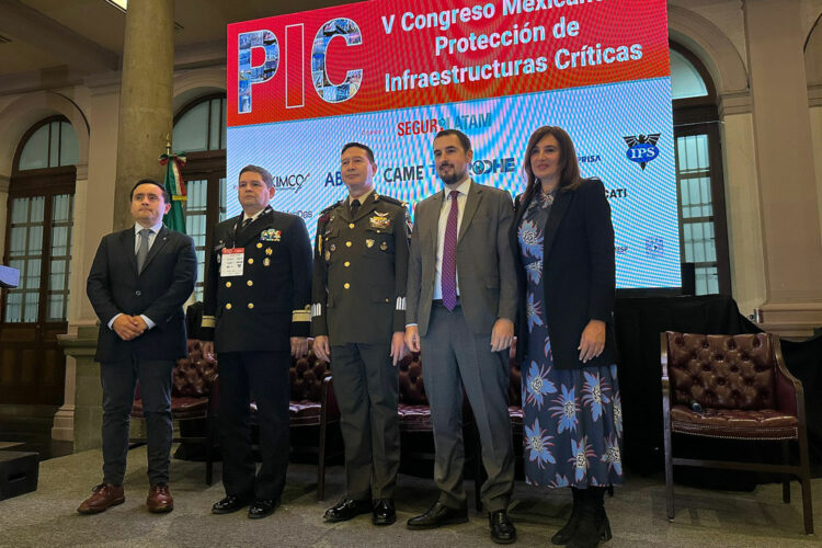 José Luis Calderón González (Eximco), el contralmirante César Olivares Acosta (CESNAV), el general de brigada DEM José Francisco Moreno Barrera (SEDENA), Javier Borredá García (‘Segurilatam’) y Yolanda Duro Blázquez (‘Red Seguridad’ y ‘Ciberilatam’).