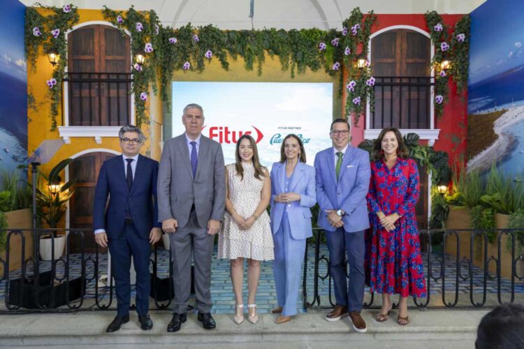 Representantes de IFEMA Madrid y Puerto Rico en el Real Jardín Botánico de la capital de España.